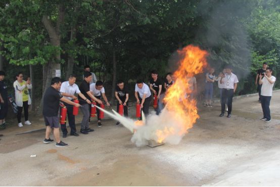 濰坊軟件園組織開展消防安全培訓(xùn)及應(yīng)急疏散演練活動(dòng)情況